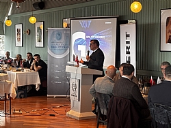 AY�DER VE GEBER�T �� B�RL��� SEKT�R TEMS�LC�LER�N� B�R ARAYA GET�RD�